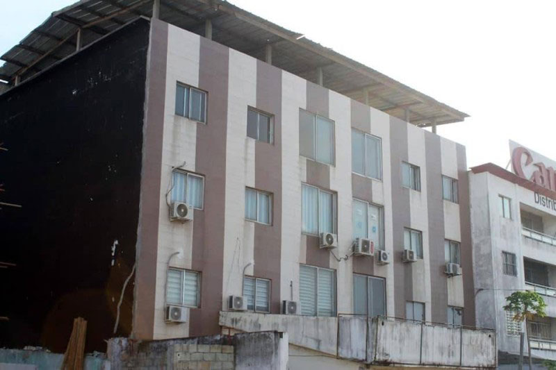 Marcory: Des locataires refusent de quitter un bâtiment qui menace de s’effondrer