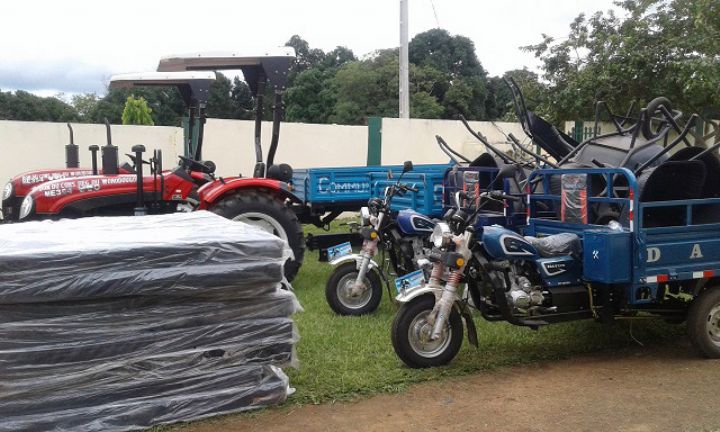 Du matériel de salubrité à des communes de Séguéla