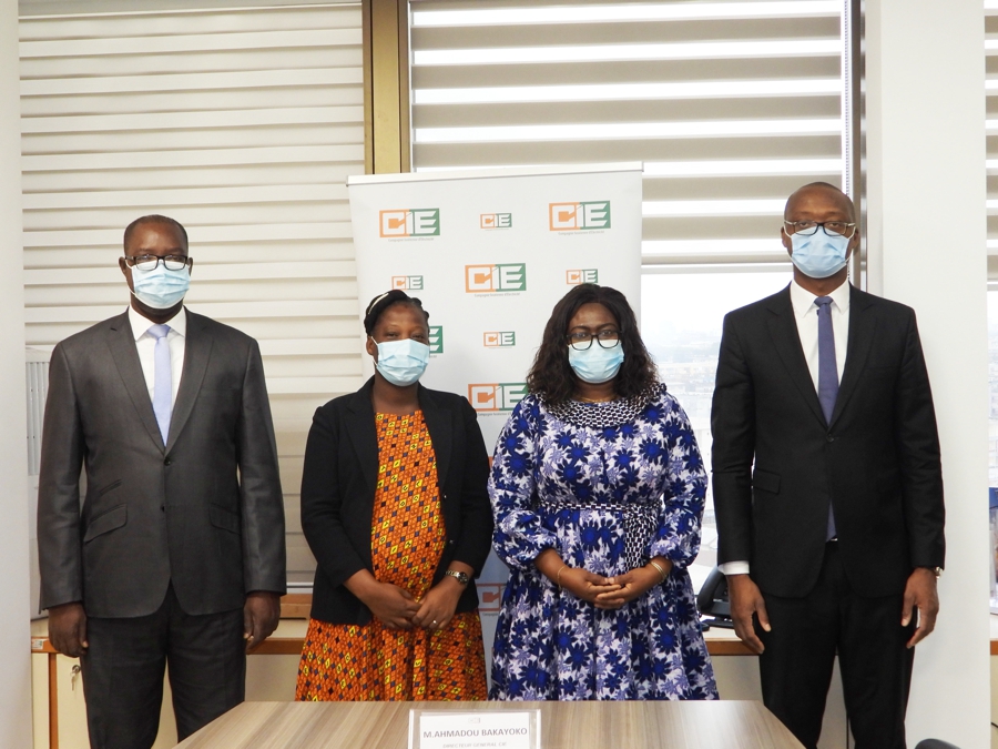 Média: le DG de la CIE reçoit le super Ebony et l'Ebony du prix sectoriel CIE de lutte contre la fraude 2020