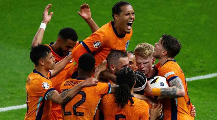 Menés par la Turquie, les Pays-Bas marquent deux buts en 5 minutes pour rejoindre l'Angleterre