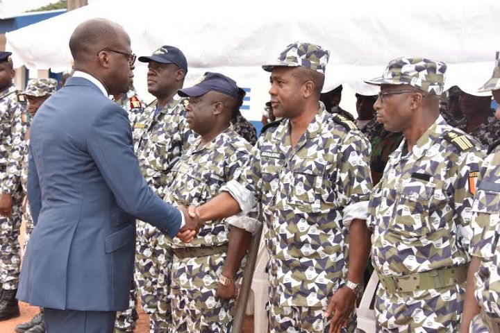 Marine nationale / Le ministre de la défense rend visite aux marins: Soyez des marins nouveaux