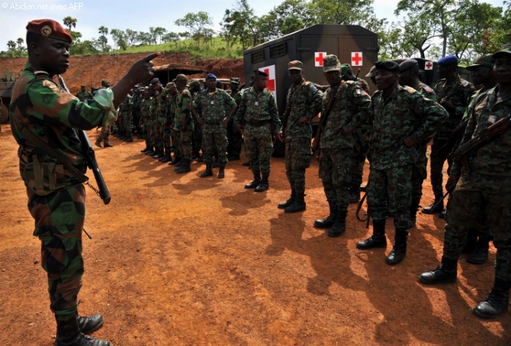 Des soldats ivoiriens formés par l’armée française avant leur déploiement au Mali
