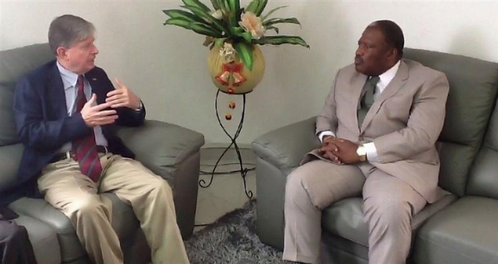 Réhabilitation du zoo d’Abidjan : Le Ministre des Eaux et forêts échange avec l’ Ambassadeur de Suisse