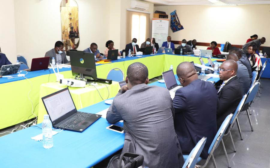 Ministère de l'économie et des finances : des cadres de la DGE renforcent leurs capacités en désaisonnalisation et analyse conjoncturelle