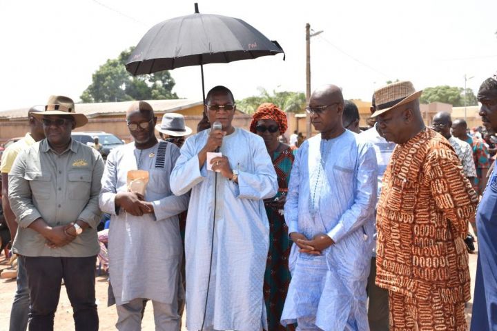 Kouto : don de 5 millions FCFA du Président Ouattara à l’ex ministre Koné Dossongui suite au décès de son frère aîné