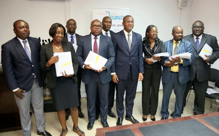 Mise en mission des dirigeants de l’Agence Emploi Jeunes et remise officielle du manuel de procédure