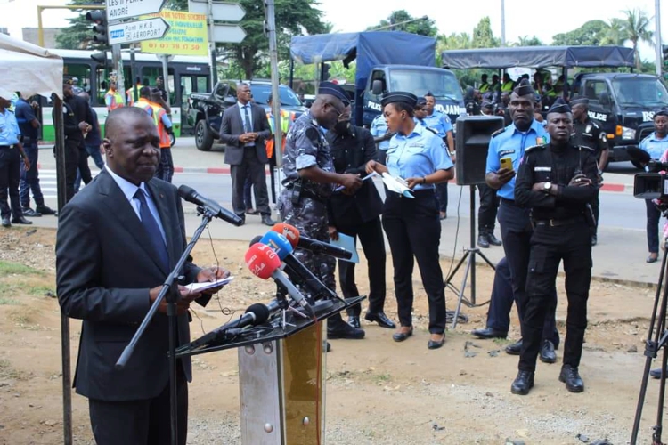 Mobilité à Abidjan: le Ministère des Transports dote la police des box de repos
