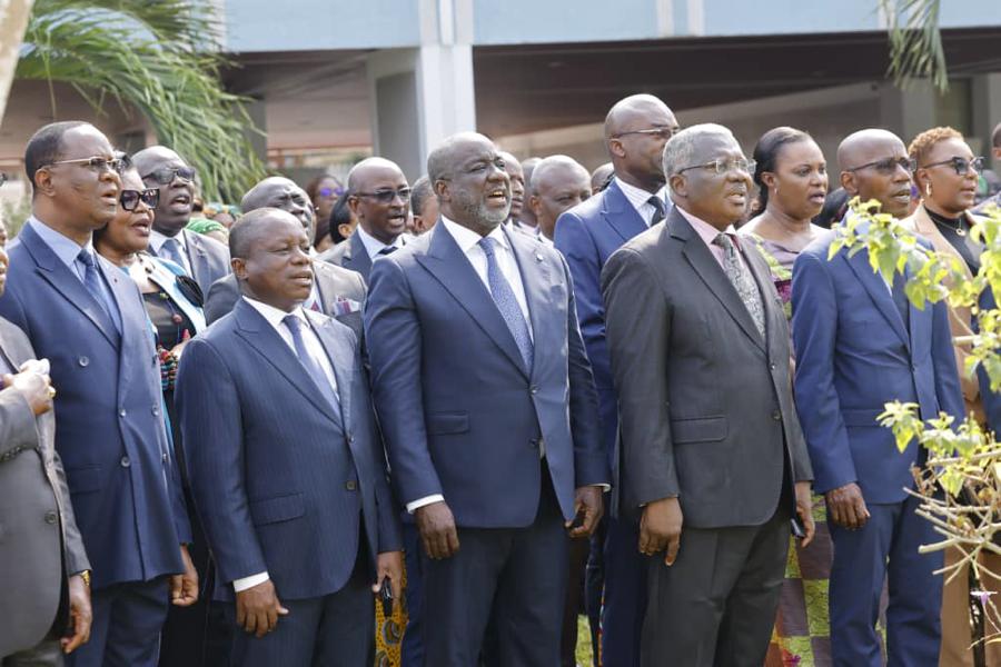 Montée du drapeau national : le Ministère des Affaires Etrangères rend honneur aux symboles de l'Etat
