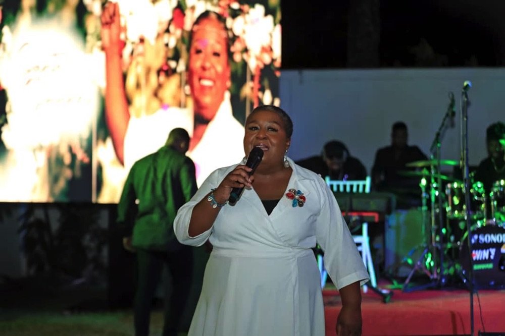 Musique: l'artiste Santé Divine présente son oeuvre '' GRATIS PRO DÉO''