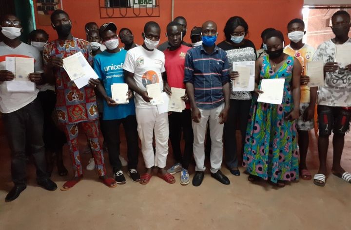 Un mouvement de soutien au RHDP offre 1200 certificats de nationalité aux nouveaux majeurs de Gagnoa