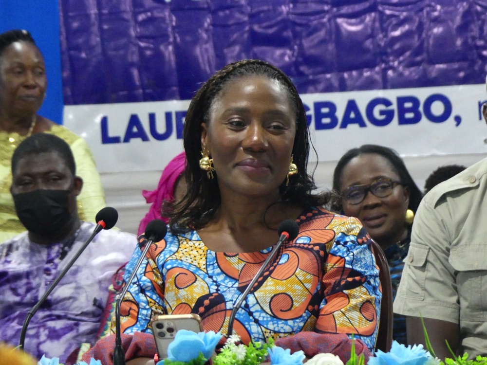 Côte d'Ivoire : Nady Gbagbo invite les femmes d’Abobo à s’inscrire sur la liste électorale lors d'une tournée de remerciements