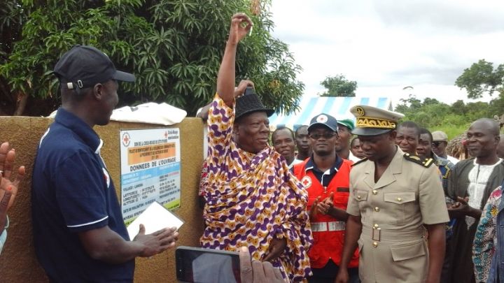 La Croix rouge équipe le centre de santé de Langba d’une pompe à motricité huma