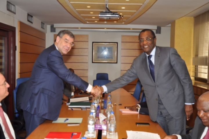 Business - Le groupe financier ivoirien Phœnix Africa Partners Holding (PAPH) rachète au marocain Saham,  BATIM CI et SATCI.