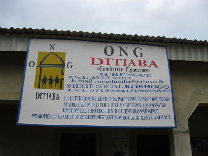 M’bengué Tabaski 2014: une ONG offre des kits alimentaires aux professionnelles du sexe et des PVVIH