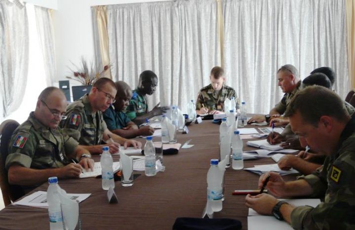 Rencontre : L ‘ONUCI , les FFCI et les FRCI  échangent