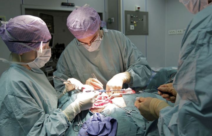 Côte d’Ivoire : Une petite fille née avec quatre jambes et deux colonnes vertébrales a été opérée aux Etats-Unis