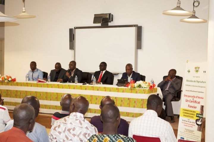 Opération « 1 parcelle d’hévéa, 1 certificat foncier » : 75 commissaires enquêteurs outillés