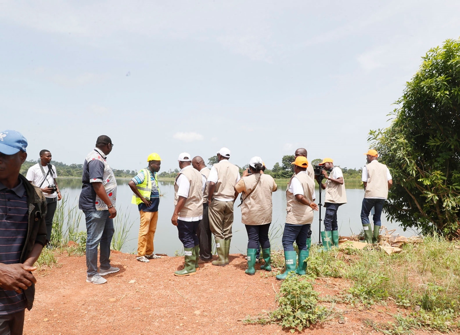 PA-PsGouv : la Coordination générale et la délégation de la BAD visitent des fermes piscicoles en construction à Bouaflé et une pompe à motricité humaine réparée à Amaniyaokro (Yamoussoukro)