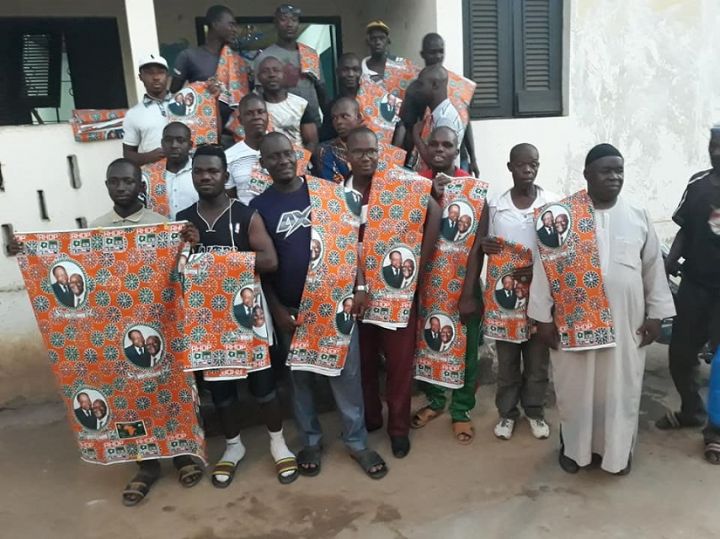 Congrès constitutif du RHDP : Hamed Bakayoko offre 300 pièces de pagne aux militants de Séguéla