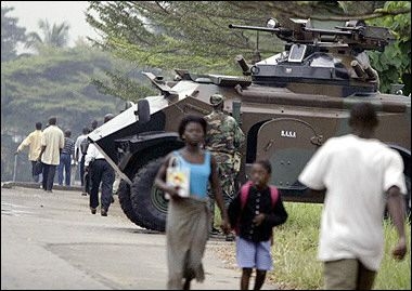 Ouest ivoirien: des milliers de personnes fuient les combats