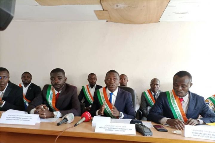 Le parlement des jeunes appelle à un dialogue direct entre les principaux leaders politiques ivoiriens avant la prochaine élection présidentielle