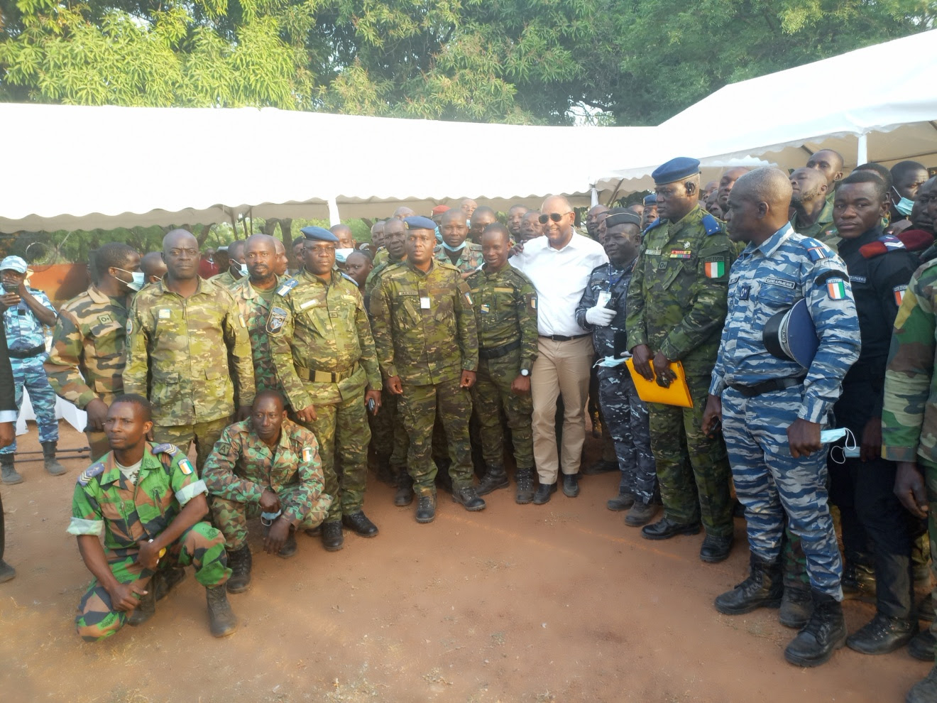 Patrick Achi félicite les FDS stationnées à Kafolo pour leur bravoure