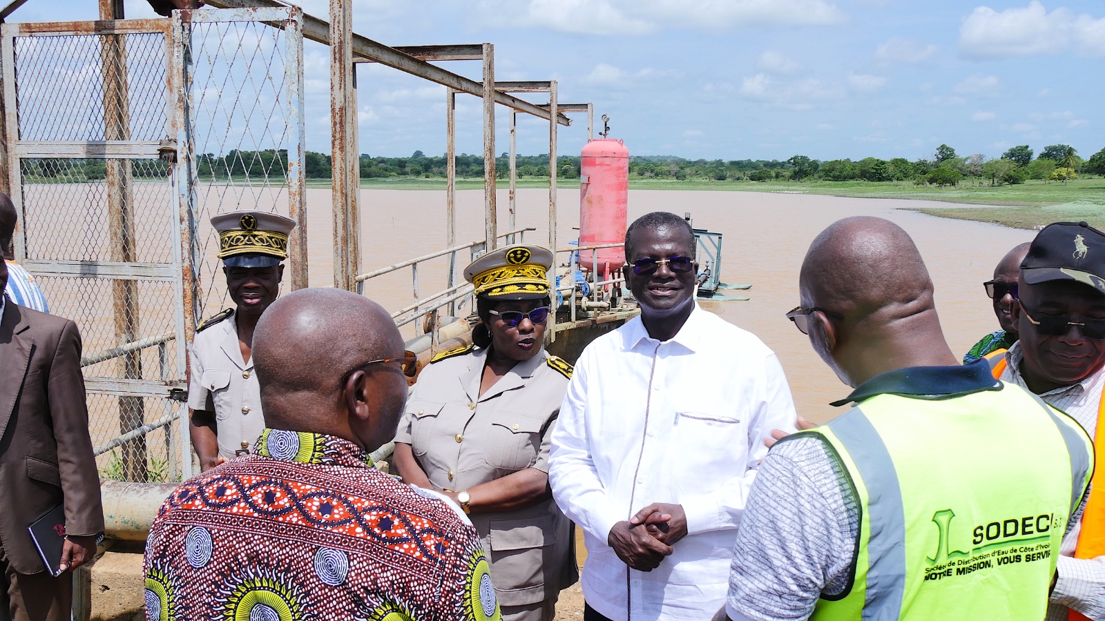 Pénurie d’eau à Katola: le maire Thomas Camara visite les travaux du barrage de Nikolo