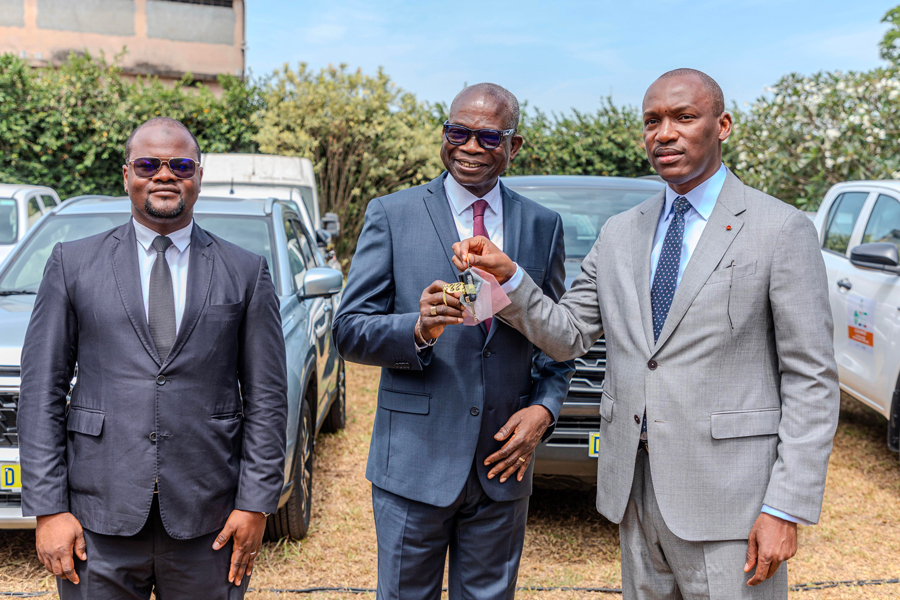 Phase 3 du C2D Emploi : neuf régions, le ministère chargé de la Promotion de la Jeunesse et l'AEJ dotés de 16 véhicules d'une valeur de 434,5 millions FCFA