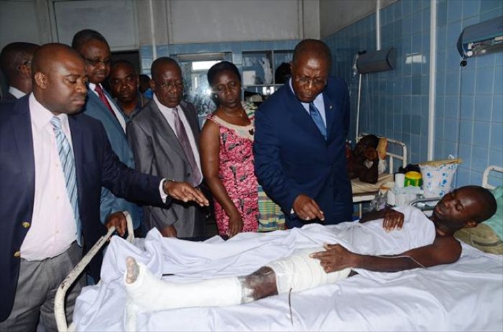 Santé/ atteint par une balle dans la cuisse au centre de santé urbain d’Anono : Wognin Koffi Serges reçoit le réconfort du ministère de la santé et de la lutte contre le sida