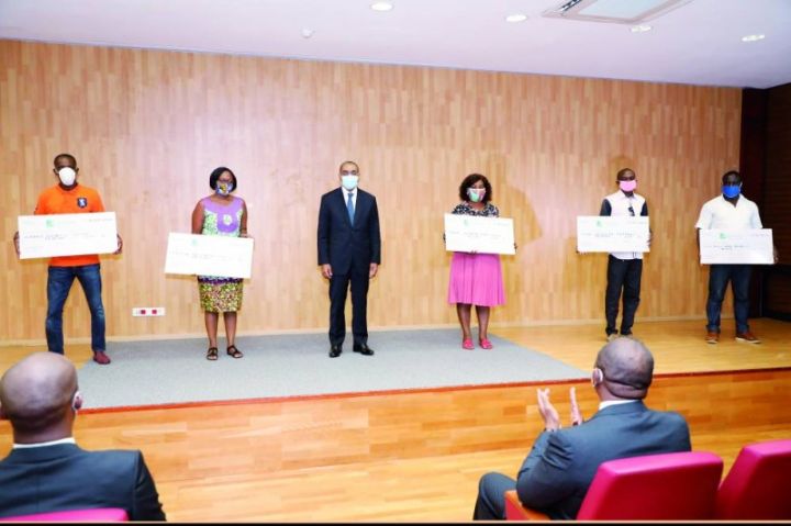 Coronavirus/Soutien aux opérateurs économiques : Les premiers chèques ont été distribués