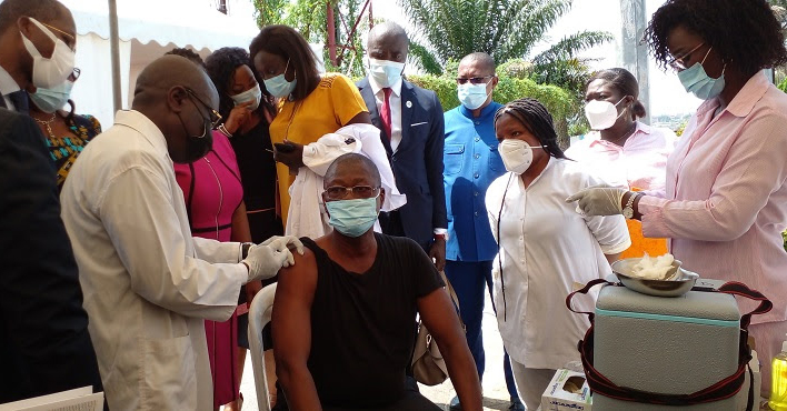 Plus de 30 000 personnels de santé ciblés pour être vaccinés contre la grippe saisonnière