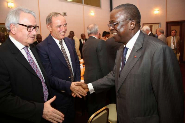 Relance economique : Le Premier ministre échange avec une délégation d’hommes d’affaires français