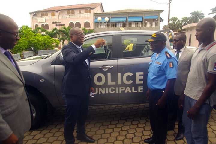 Bilan de la répartition des 300 millions du Gouvernement aux opérateurs économiques/ Georges Ezaley Philippe, maire de Grand Bassam: « Pourquoi il reste encore 14 000 000 à repartir »
