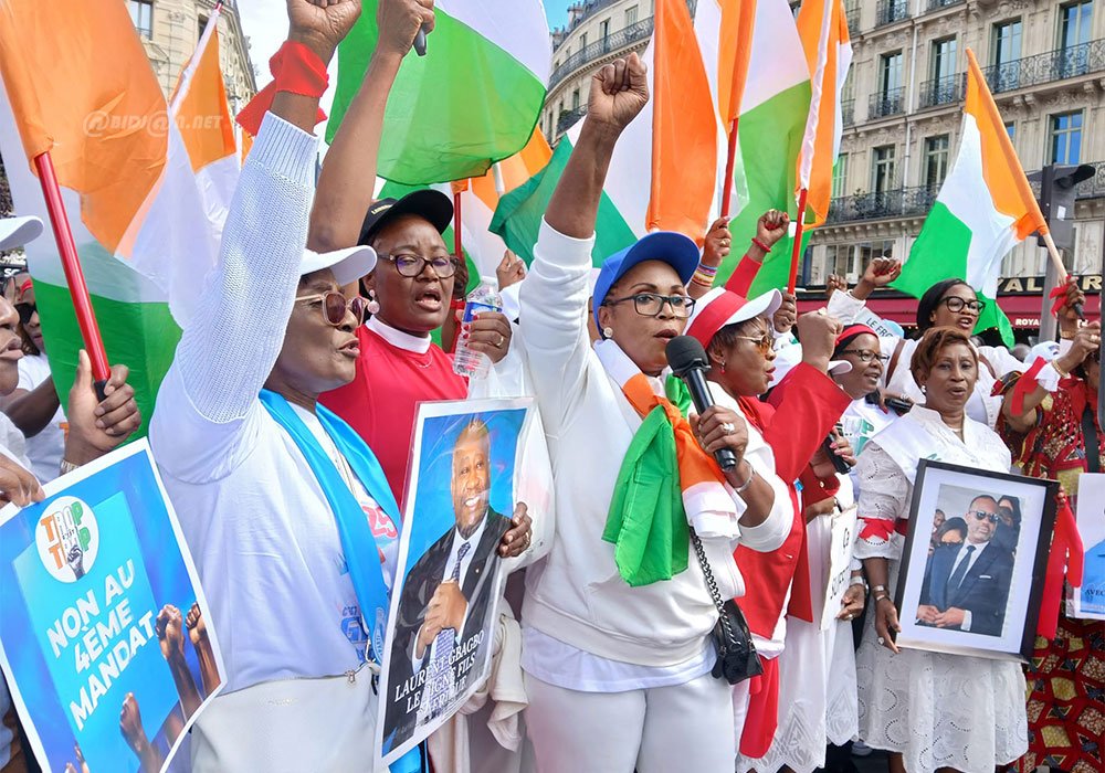 Politique en Côte d’Ivoire: des femmes du front commun marchent à Paris