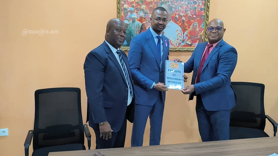 Politique : le mouvement Agir Ensemble fait un important don au RHDP