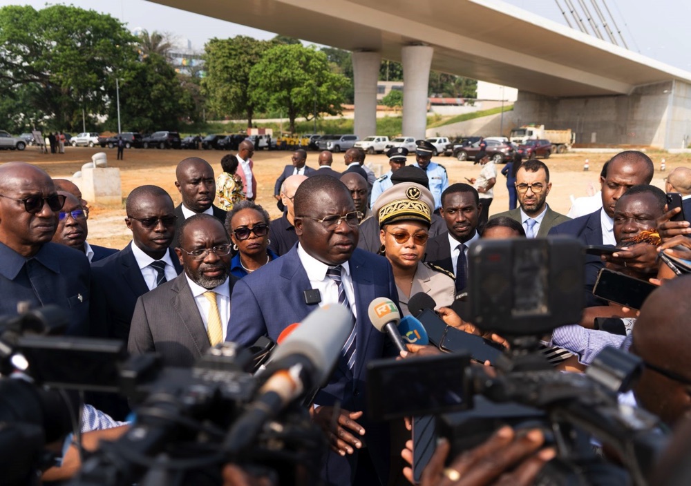 Pont Alassane Ouattara : Le ministre Amédé Koffi Kouakou annonce la fermeture du pont pour des travaux de nettoyage, pendant quatre week-ends