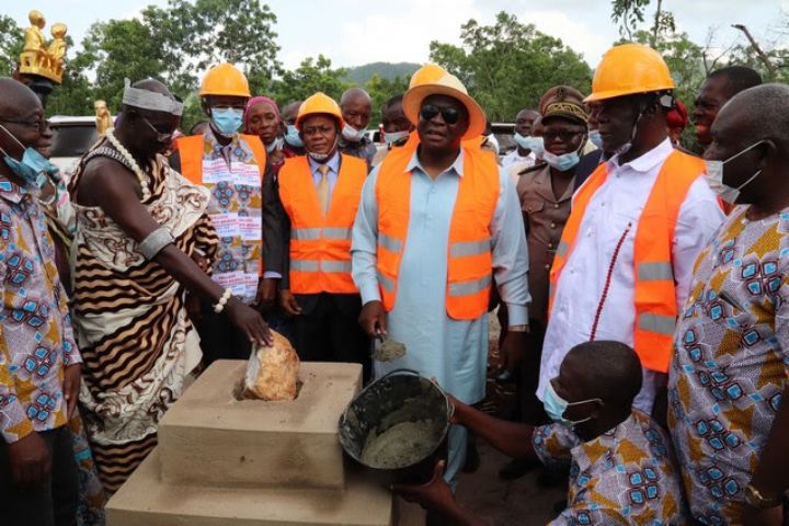 La première pierre du collège moderne de Kouafo Akidom posée