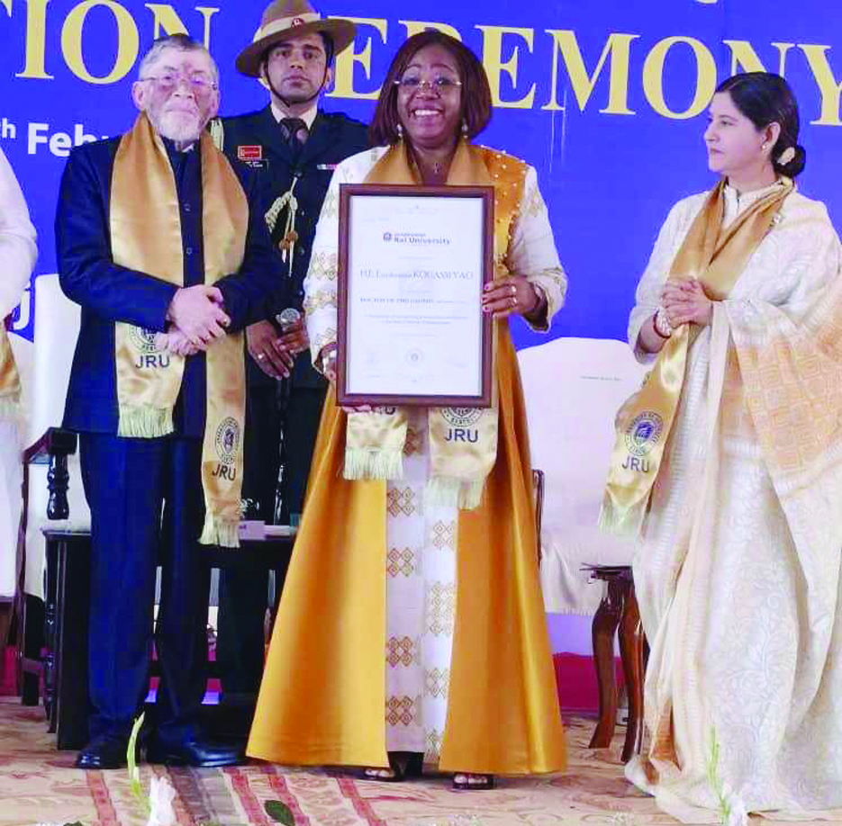 Pour ses 35 ans d'engagement au profit de l'égalité du genre : Euphrasie Kouassi Yao distinguée Docteur Honoris Causa en Philosophie, en Inde