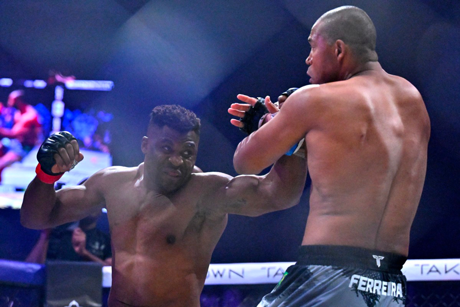 Pour Son Retour Au MMA, Francis Ngannou Détruit Renan Ferreira Au ...