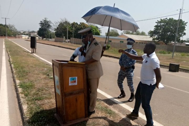 Le préfet de Kong met en garde les dozos contre toute ingérence dans les affaires administratives