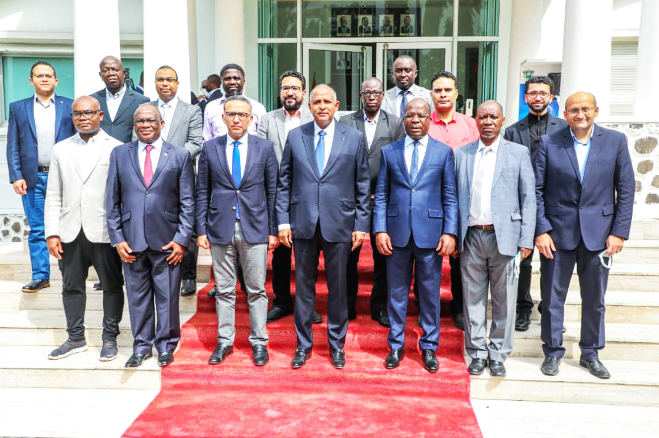 Première transplantation de foie en Côte d’Ivoire : le Premier Ministre salue la collaboration entre chirurgiens ivoiriens et égyptiens