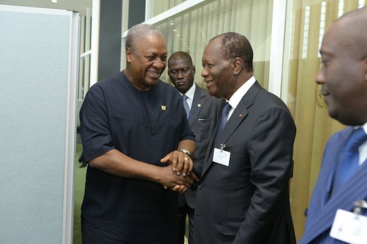 Le Président de la République, Alassane OUATTARA, s`entretient avec son homologue du Ghana, SEM John Mahama DRAMANI