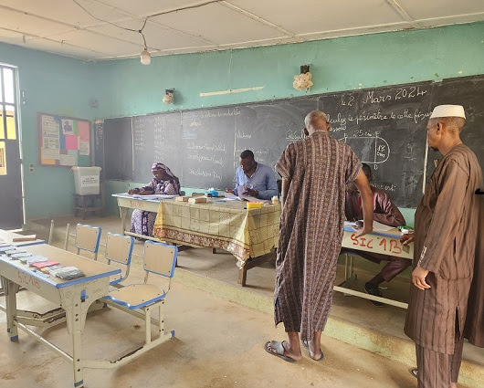 Présidentielle 2024 au Sénégal: l'élection se déroule normalement dans des centres de bureaux de vote visités à Abidjan