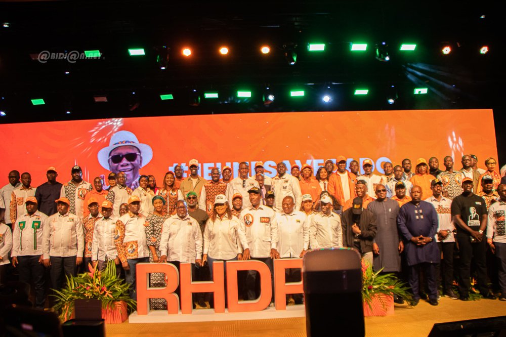 Présidentielle 2025 : l'équipe de campagne d'Alassane Ouattara chargée des jeunes investie 