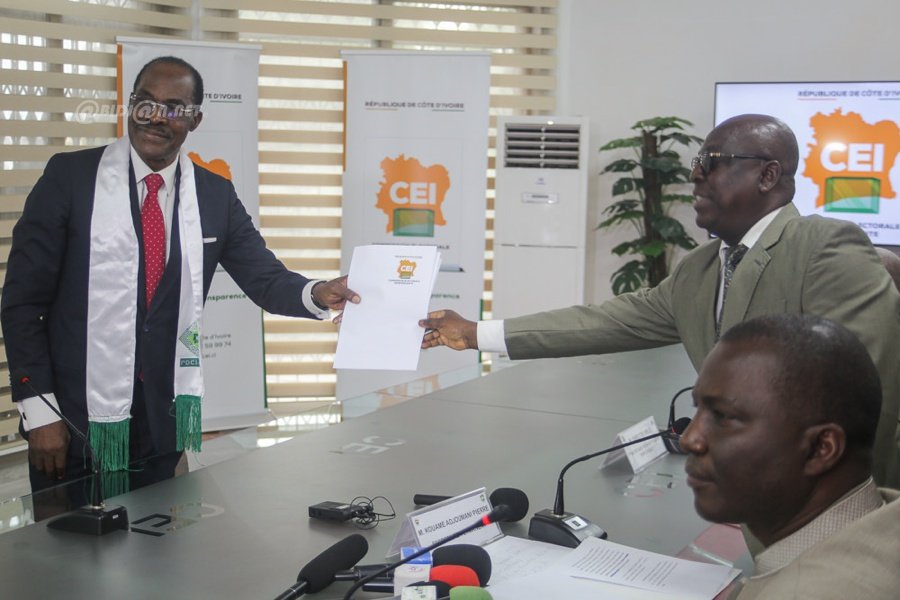 Présidentielle 2025 : le dossier de candidature de Tidjane Thiam officiellement déposé à la CEI