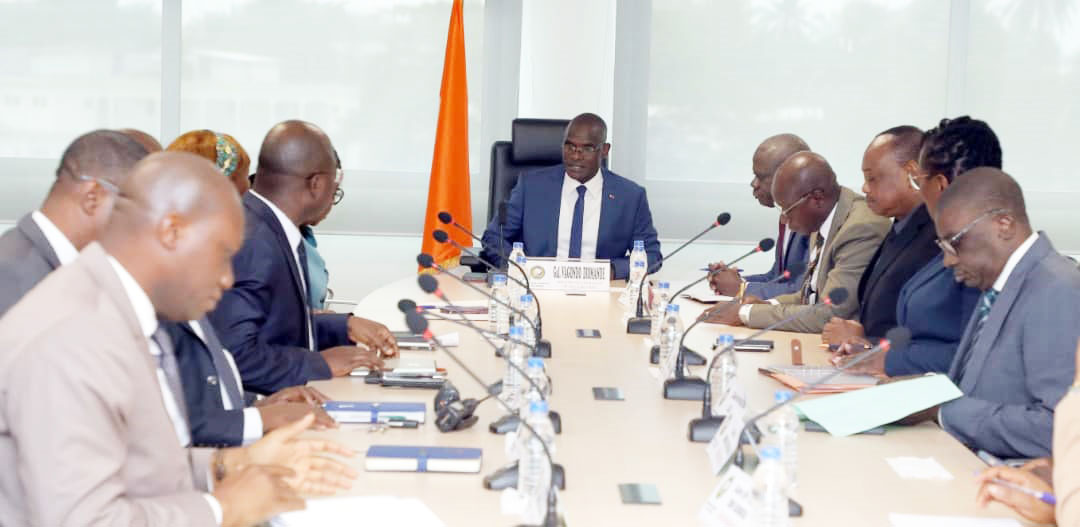 Présumée présence de 15 000 Ivoiriens sur l’île de Lampedusa : La Côte d’Ivoire récuse les allégations des autorités italiennes sur ces « migrants prétendus Ivoiriens »