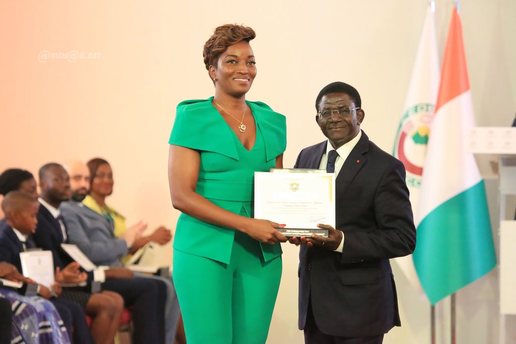 Prix National de l’Excellence : Fatim Cissé reçoit le prix de la « Meilleure Initiative Féminine dans le numérique »