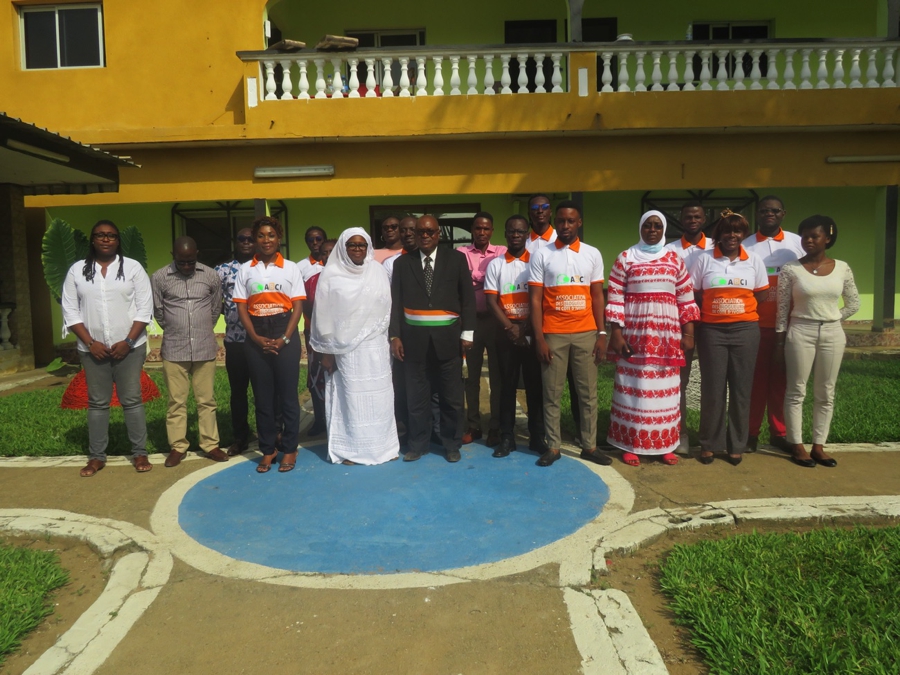 Production et diffusion de contenus sur l’adoption de comportements sexuels : des blogueurs ivoiriens formés par l'UNESCO