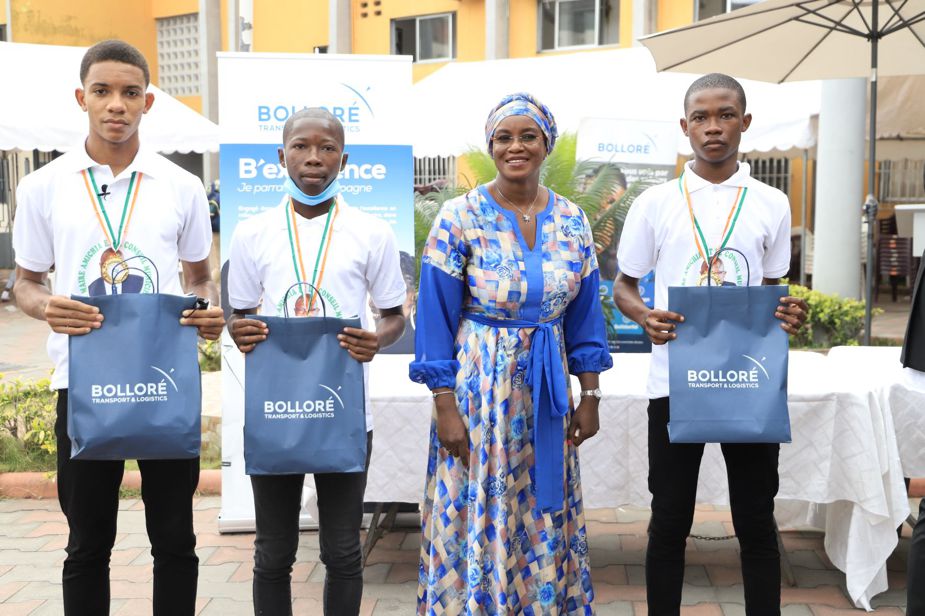 Programme B-Excellence : Bolloré Transport & Logistics récompense les meilleurs bacheliers de la commune de Treichville