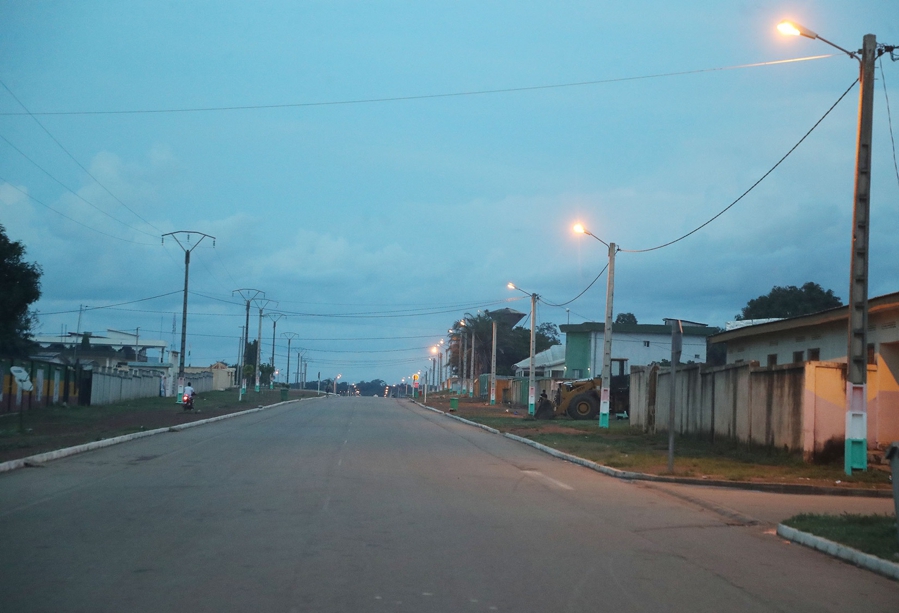 Programme Électricité pour tous : le gouvernement signe une convention pour connecter 3,5 millions de personnes au réseau électrique